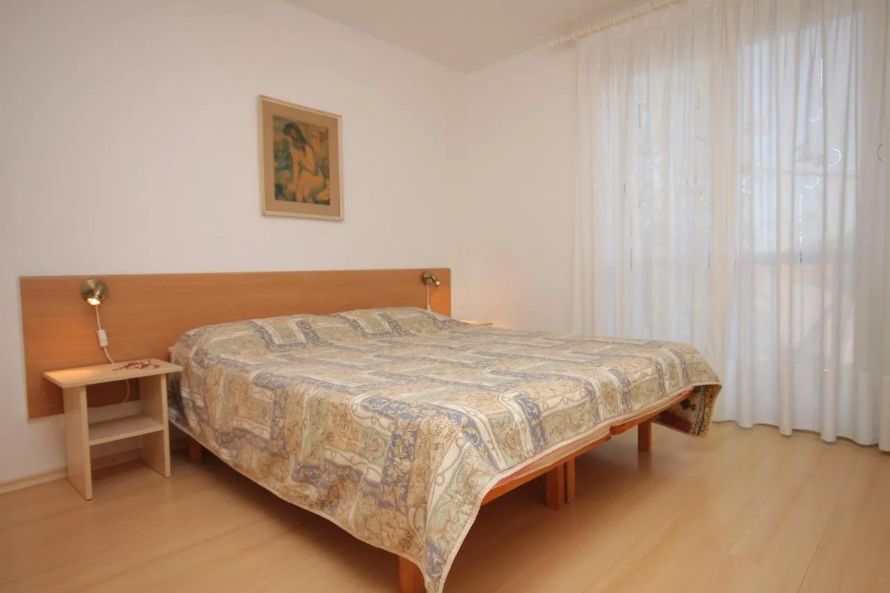 Apartments By The Sea Umag - 2549